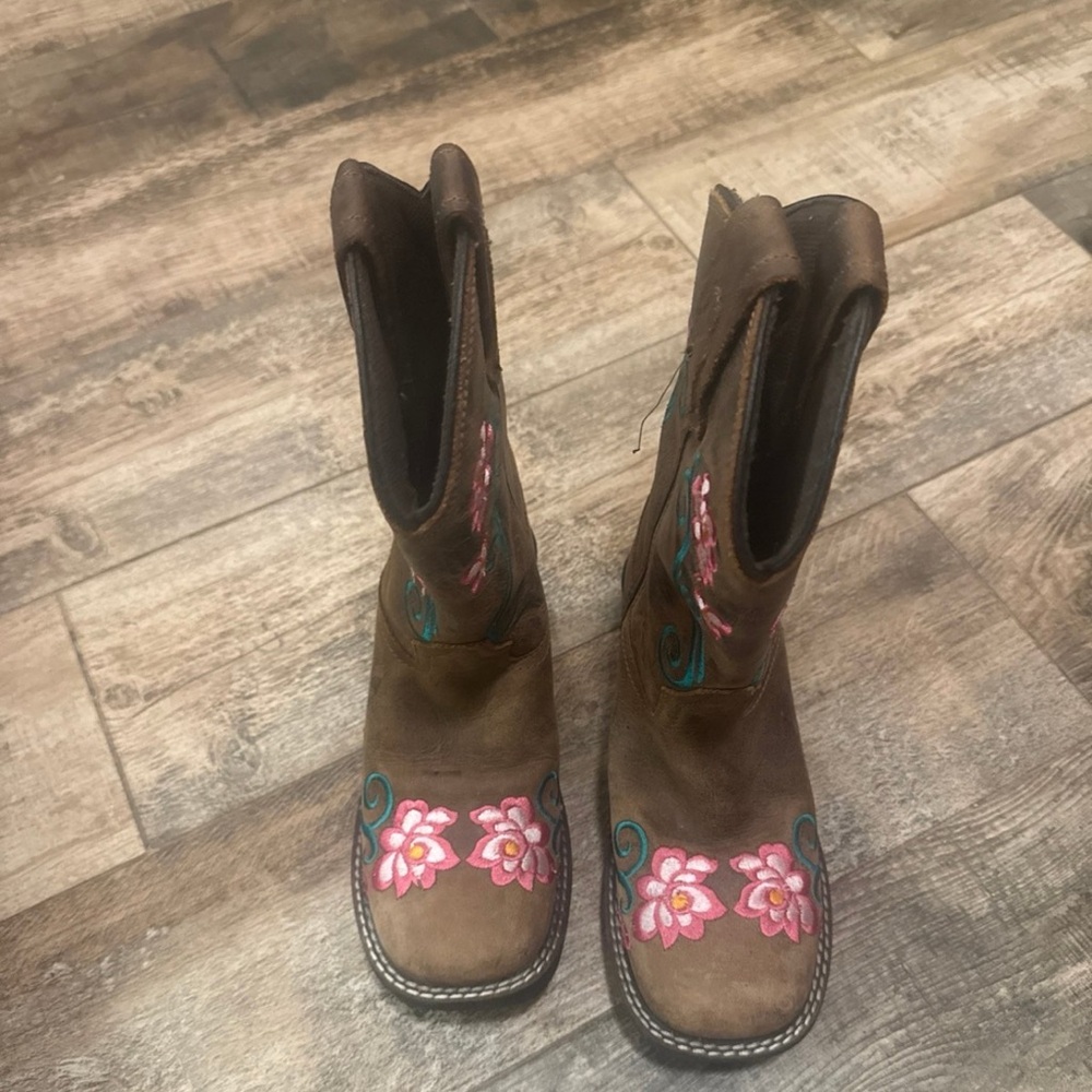 Brown girls boots with pink flowers size 1y